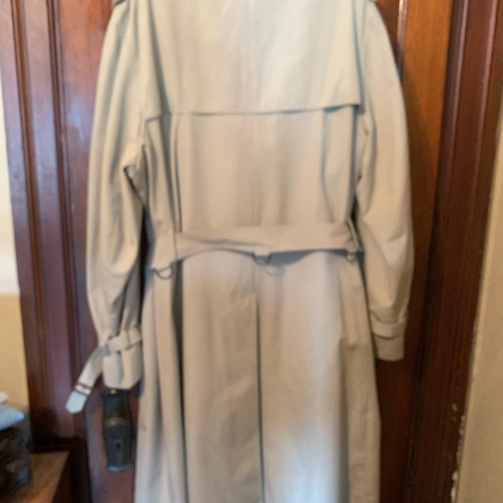 London Fog Classic Tan Trench Coat – 46L, Timeless Style - Picture 2 of 3